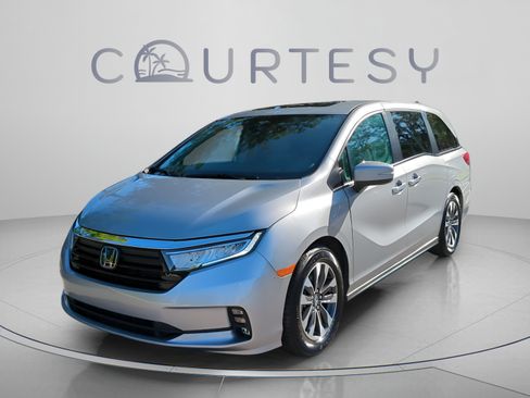 Certified 2024 Honda Odyssey EX-L image 2