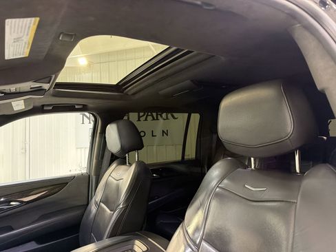 Used 2020 Cadillac Escalade ESV Platinum image 24