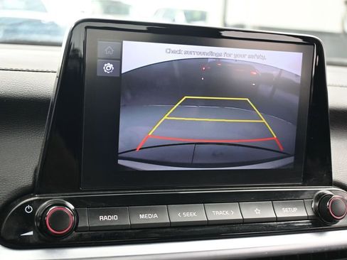 Used 2022 Kia Forte LXS image 17