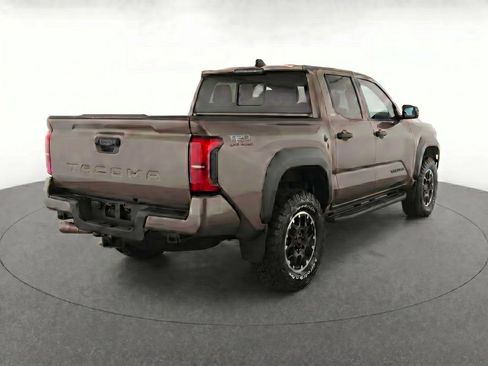 Used 2024 Toyota Tacoma TRD Off-Road AWD/4WD image 4