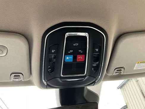 Used 2022 Jeep Wagoneer Series III AWD/4WD image 27