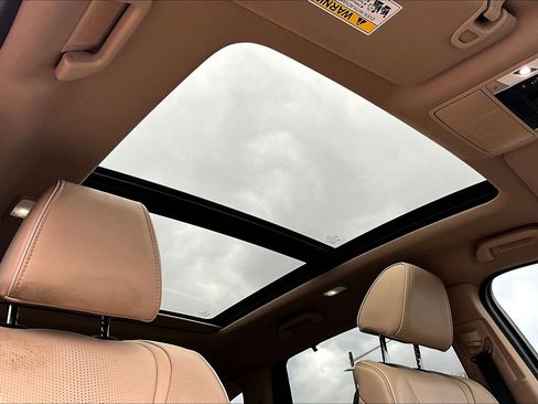 Used 2024 Acura MDX SH-AWD w/ Advance Package image 17