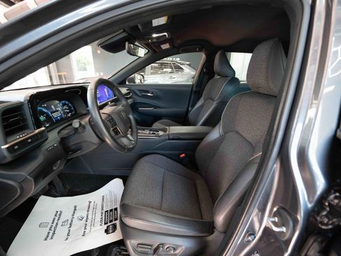 Certified 2023 Toyota Crown XLE image 10