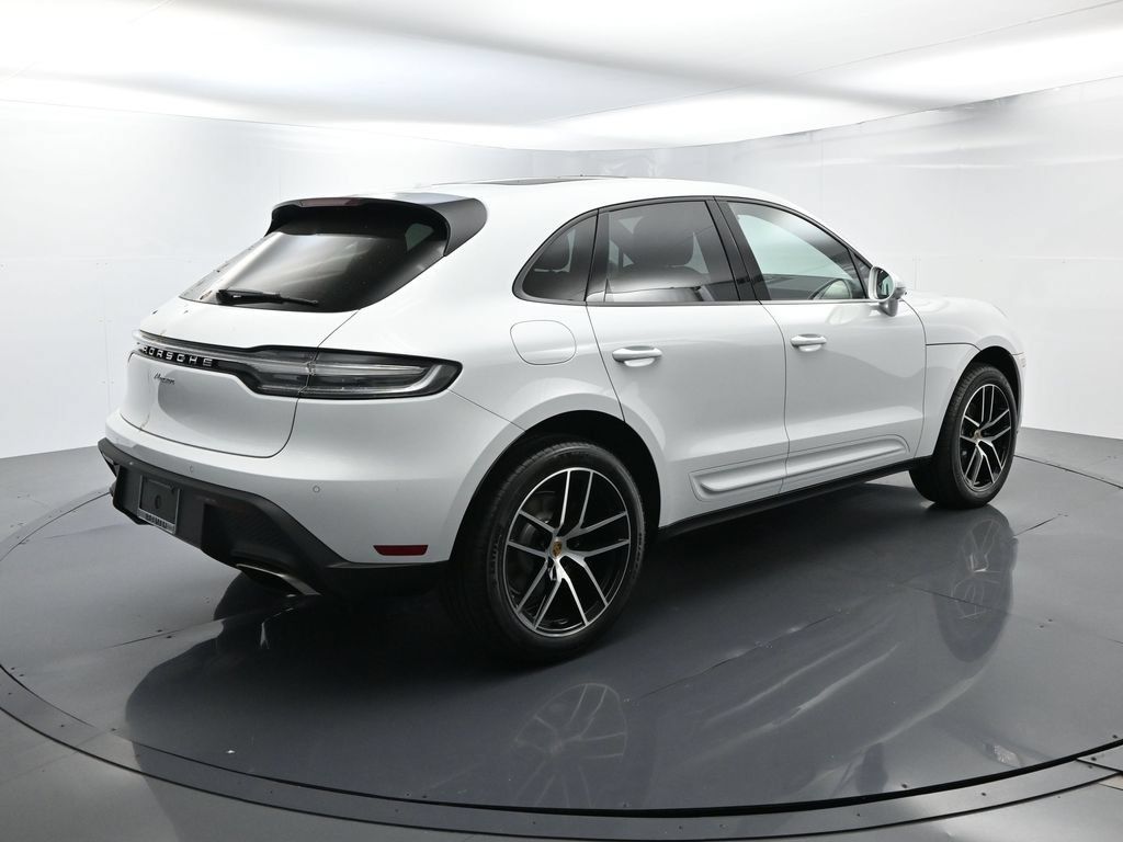 Certified 2025 Porsche Macan AWD/4WD image 15