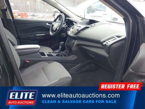 Used 2017 Ford Escape SE image 9