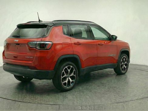 Used 2025 Jeep Compass Limited AWD/4WD image 9
