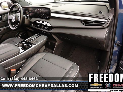 Used 2025 Buick Enclave Preferred image 8