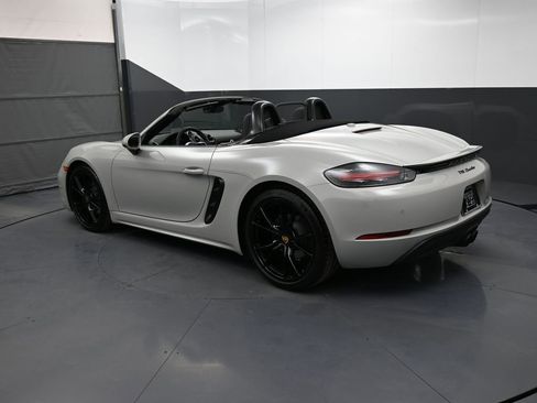 Certified 2025 Porsche 718 Boxster RWD image 33