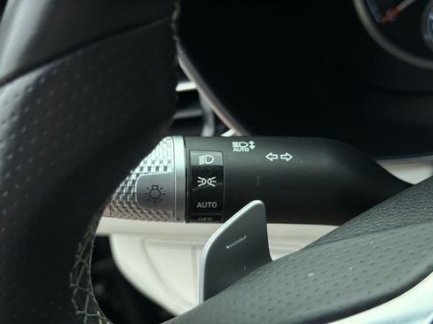 Used 2025 Genesis G70 2.5T RWD image 30