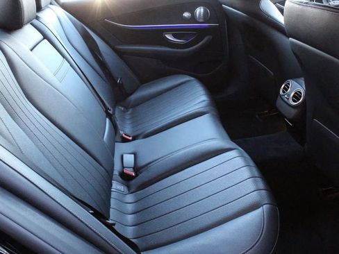 Used 2017 Mercedes-Benz E 300 4MATIC image 11