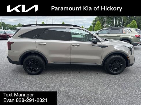 Used 2025 Kia Sorento SX Prestige w/ Sage Leather Package AWD/4WD image 8