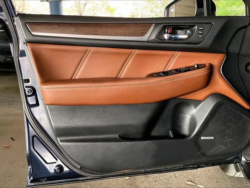 Used 2018 Subaru Outback 3.6R Touring image 22