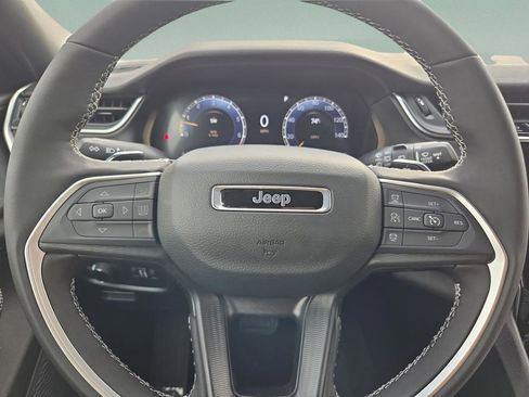 New 2025 Jeep Grand Cherokee Altitude RWD image 21