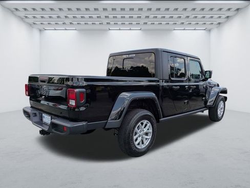 Used 2023 Jeep Gladiator Sport AWD/4WD image 4