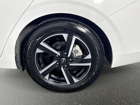Used 2024 Nissan Sentra SV FWD image 28