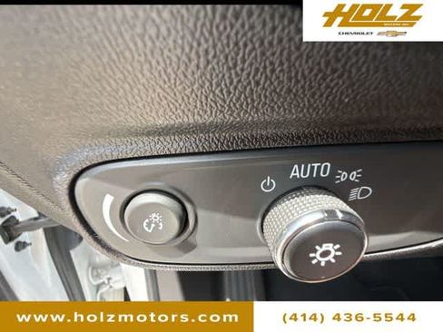 Certified 2018 Chevrolet Equinox LT FWD image 17