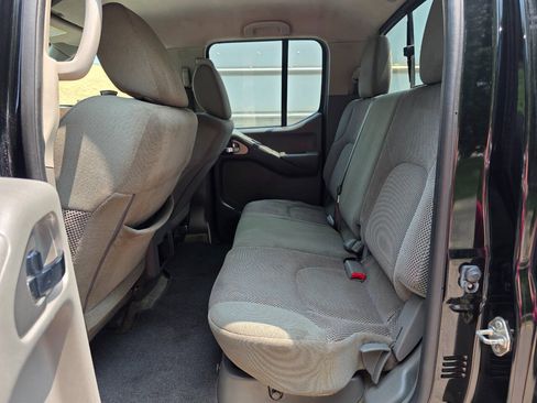 Used 2018 Nissan Frontier SV AWD/4WD image 25