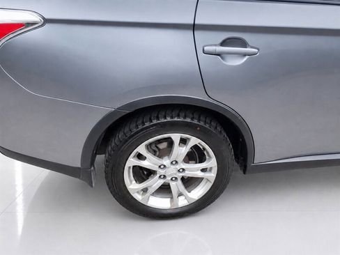 Used 2015 Mitsubishi Outlander SE AWD/4WD image 19