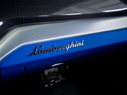 Used 2022 Lamborghini Urus AWD/4WD image 58