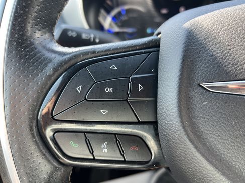 Used 2019 Chrysler Pacifica Limited w/ Advanced Safetytec Group image 25