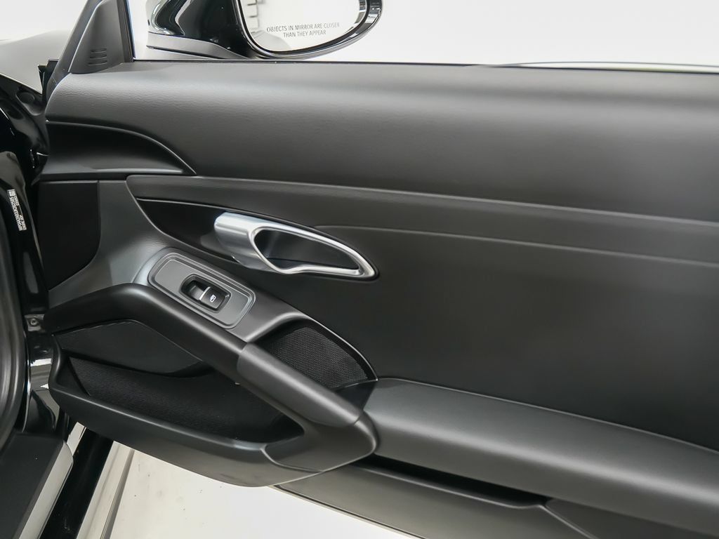 Used 2018 Porsche 718 Cayman RWD image 16