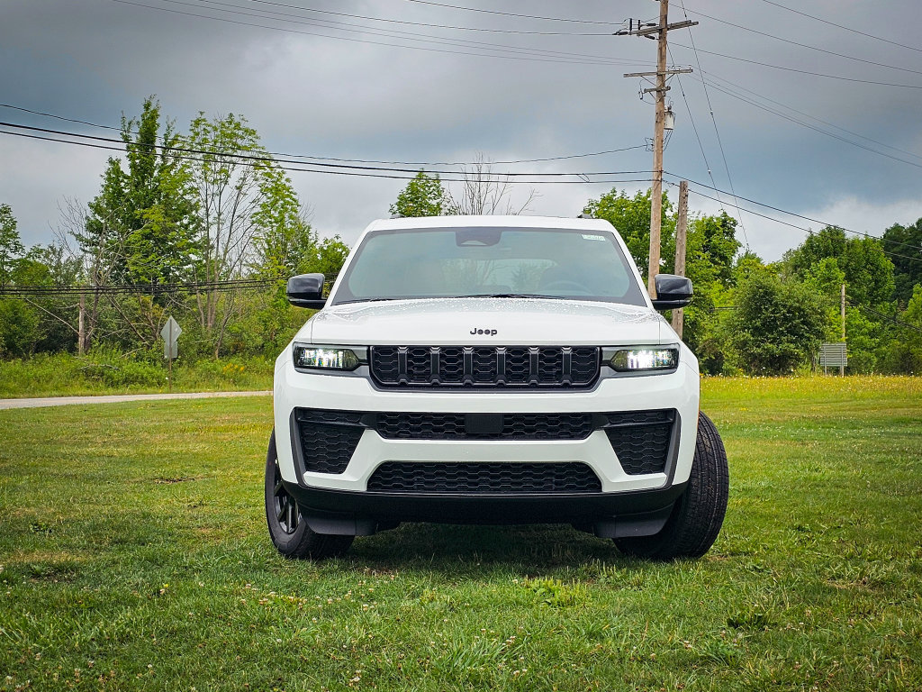 New 2026 Jeep Grand Cherokee Altitude AWD/4WD image 8
