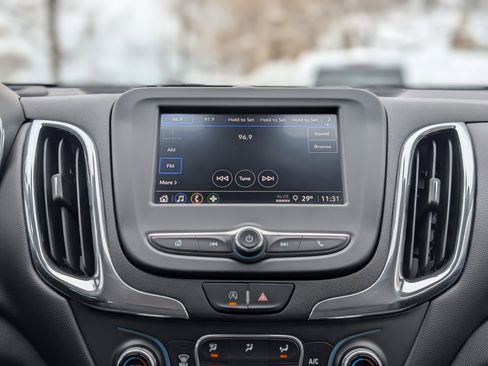 Used 2023 Chevrolet Equinox LT image 21