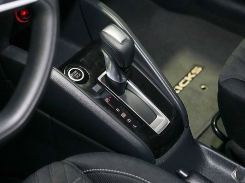 Used 2021 Nissan Kicks S FWD image 16