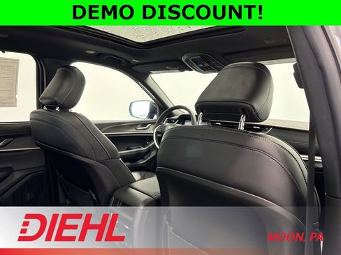 New 2025 Jeep Grand Cherokee Limited w/ Luxury Tech Group II image 13