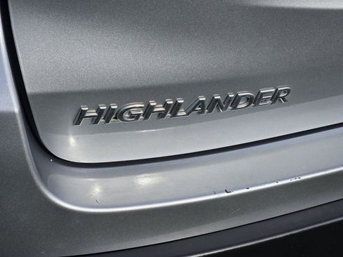 Used 2019 Toyota Highlander XLE image 11