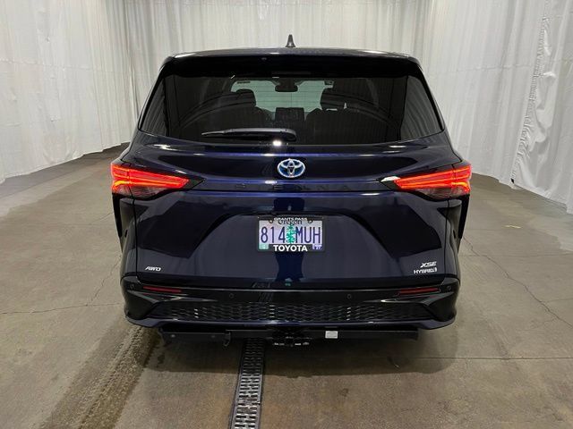 Certified 2021 Toyota Sienna XSE AWD/4WD image 5