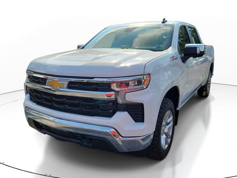 Used 2022 Chevrolet Silverado 1500 LT w/ Z71 Off-Road Package AWD/4WD image 3