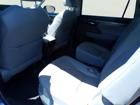 Used 2020 Toyota Highlander Limited AWD/4WD image 14