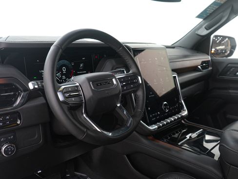 Used 2025 GMC Yukon Denali AWD/4WD image 28