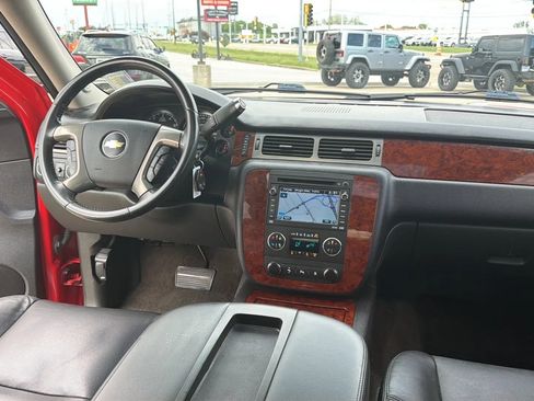 Used 2010 Chevrolet Avalanche LTZ AWD/4WD image 91