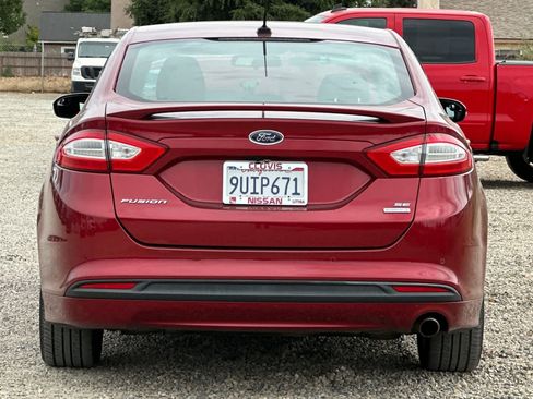 Used 2016 Ford Fusion SE FWD image 8