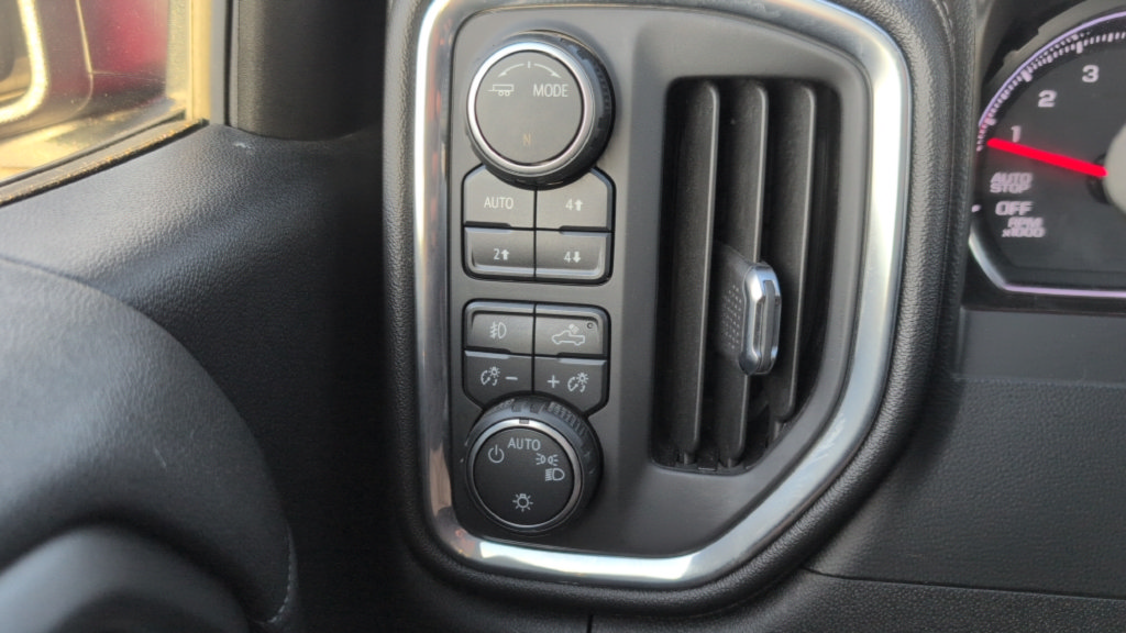 Used 2021 Chevrolet Silverado 1500 LT Trail Boss w/ Convenience Package II AWD/4WD image 14