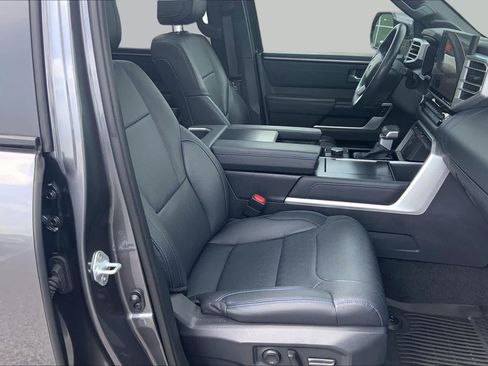 Used 2024 Toyota Tundra Platinum AWD/4WD image 9