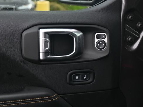 Used 2025 Jeep Wrangler Sahara w/ Safety Group image 30