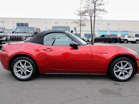 Used 2016 MAZDA MX-5 Miata Sport image 15