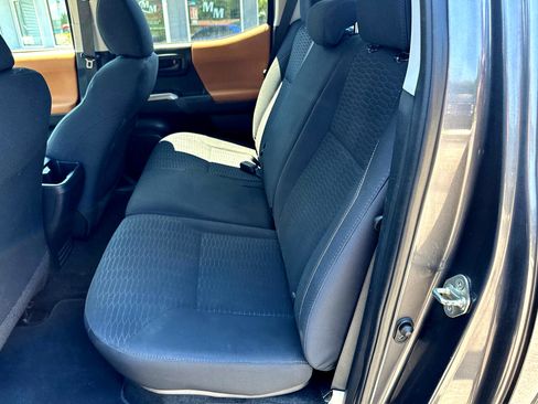 Used 2017 Toyota Tacoma SR5 image 24