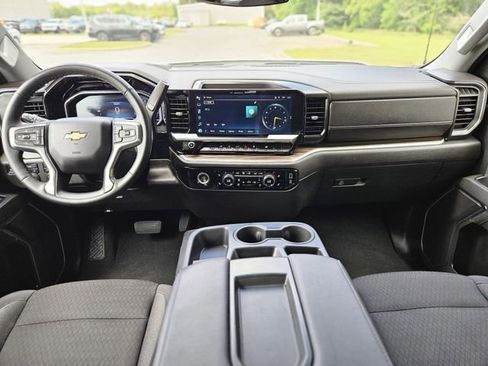 Used 2024 Chevrolet Silverado 1500 LT AWD/4WD image 15
