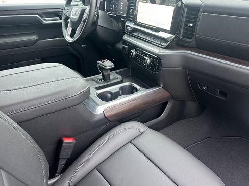 New 2026 GMC Sierra 1500 SLT w/ SLT Convenience Package image 16