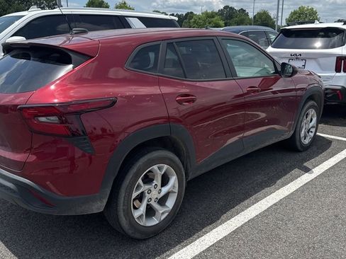 Used 2025 Chevrolet Trax LS w/ LS Convenience Package FWD image 6