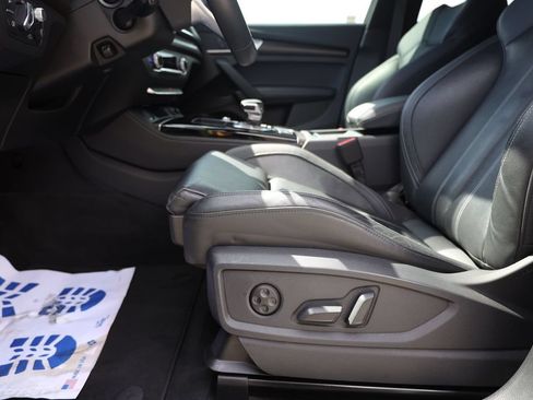 Used 2023 Audi Q5 2.0T Prestige w/ Prestige Package AWD/4WD image 11