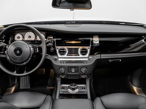 Used 2015 Rolls-Royce Ghost image 13