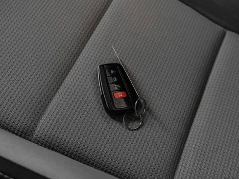 Used 2018 Toyota RAV4 XLE w/ Plus Extra Value Package image 55