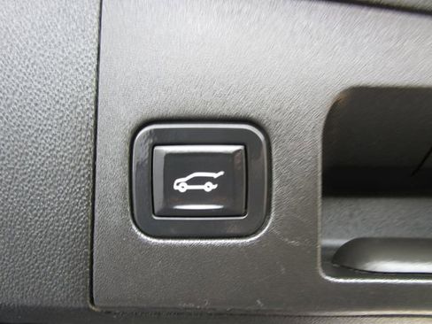 Used 2017 Cadillac XT5 Luxury image 22