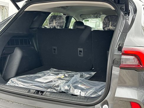 New 2026 Ford Escape SE image 8