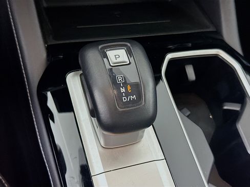 Used 2025 Mitsubishi Outlander SE image 25